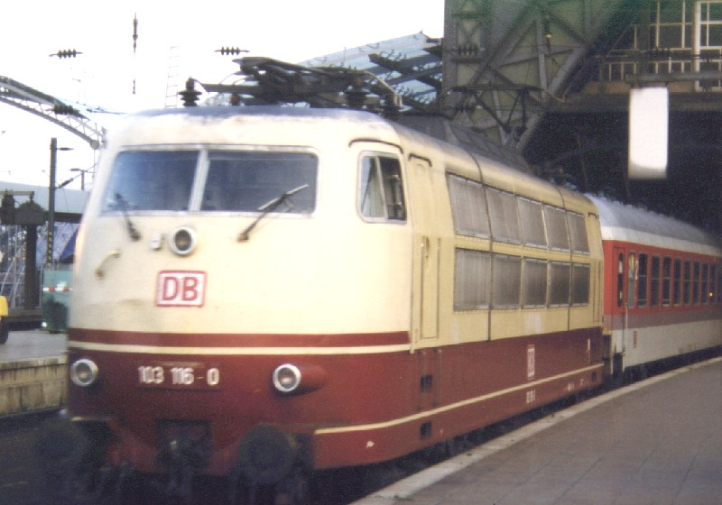 BR 103 in Köln HBF